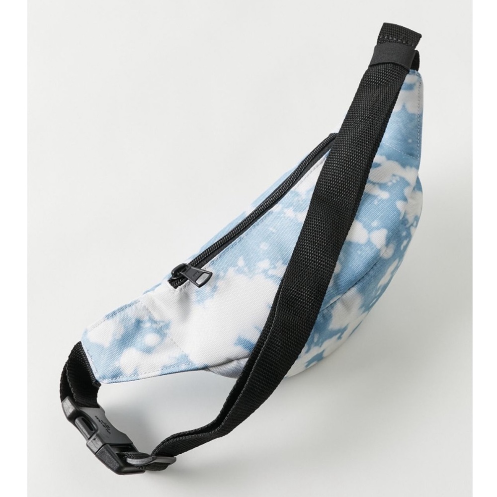 NWT Vans Cloud Bleach Tie Dye Belt Bag Fanny Pack - Picture 3 of 3